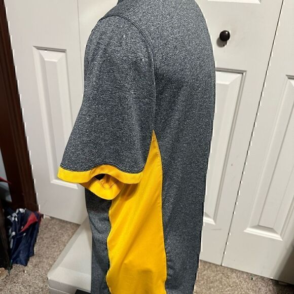 Nike DriFit Iowa Hawkeyes Men’s XL Short Sleeve Polo - Picture 2 of 5